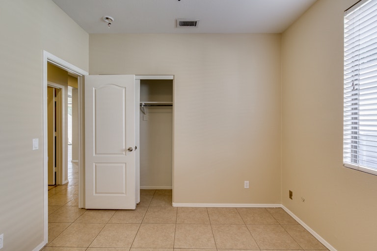 Photo 21 of 25 - 6609 W Lawrence Ln, Glendale, AZ 85302