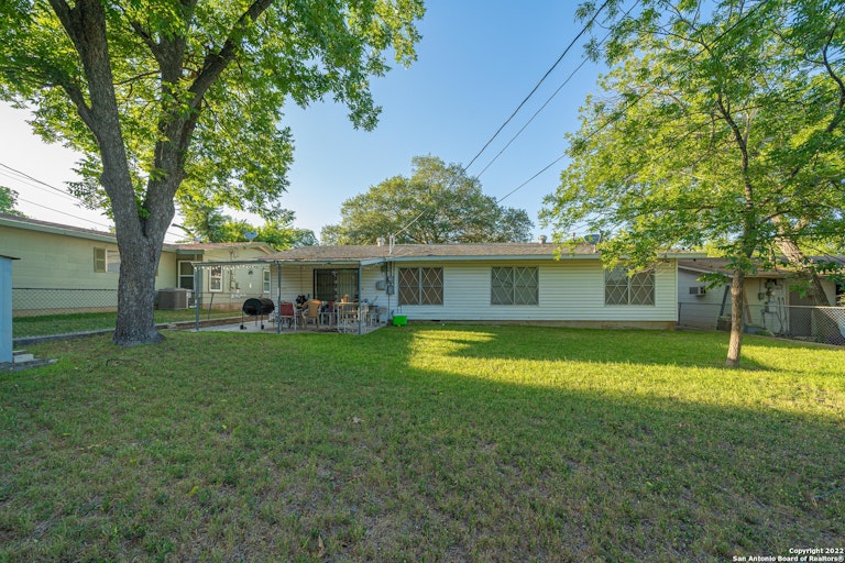 Photo 21 of 23 - 122 Fennel Dr, San Antonio, TX 78213