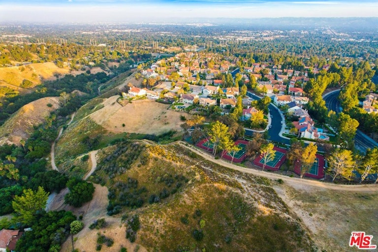 Photo 50 of 53 - 18502 Entrada Ct, Porter Ranch, CA 91326