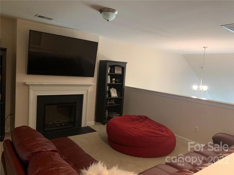 Photo 6 of 11 - 9320 Glenburn Ln, Charlotte, NC 28278