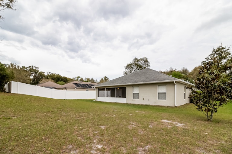 Photo 25 of 25 - 369 S Oak Ave, Orange City, FL 32763