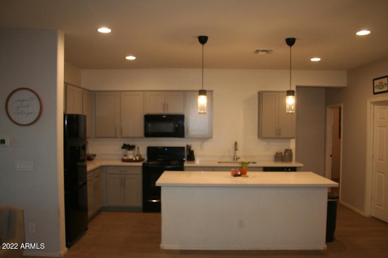 Photo 7 of 13 - 17637 W Paraiso Dr, Surprise, AZ 85387