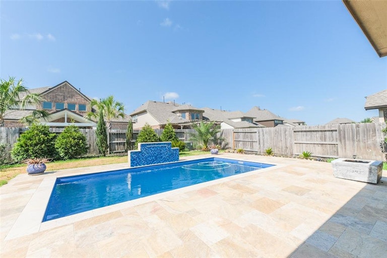Photo 8 of 48 - 16627 Highland Country Dr, Cypress, TX 77433