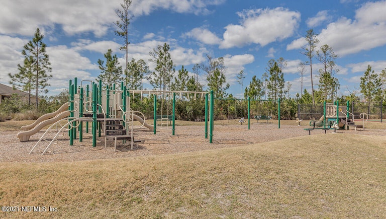 Photo 29 of 47 - 66020 Edgewater Dr, Yulee, FL 32097