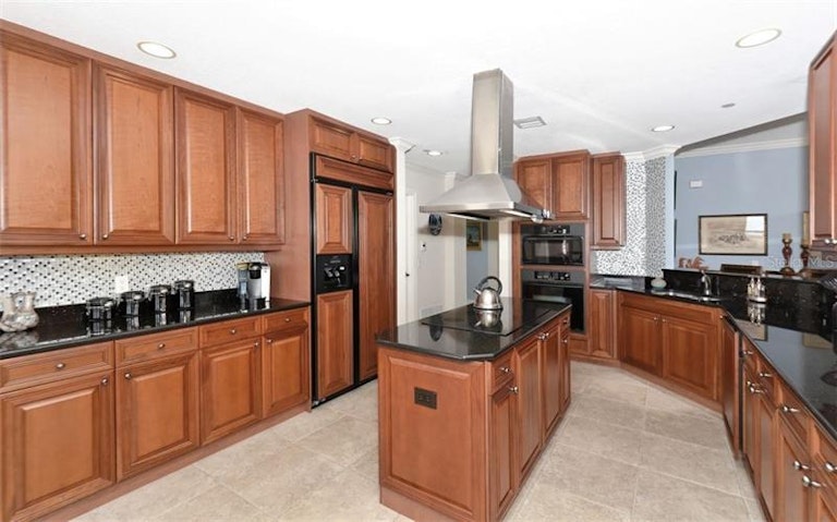 Photo 5 of 25 - 1921 Monte Carlo Dr #703, Sarasota, FL 34231