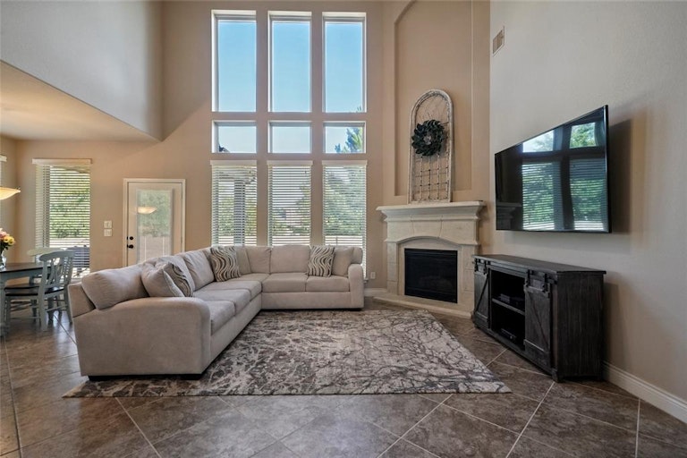 Photo 9 of 47 - 27390 Pendleton Trace Dr, Spring, TX 77386