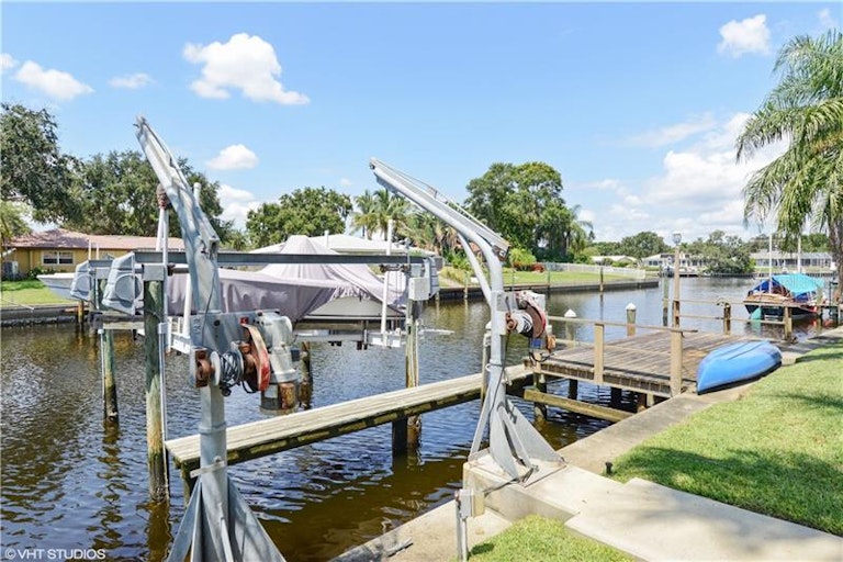 Photo 16 of 16 - 6332 Tanglewood Dr NE, Saint Petersburg, FL 33702
