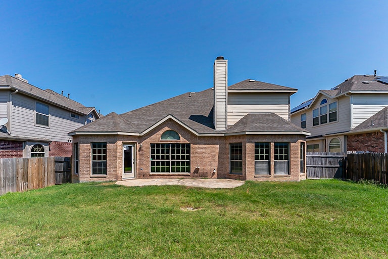 Photo 7 of 32 - 6813 White River Dr, Fort Worth, TX 76179