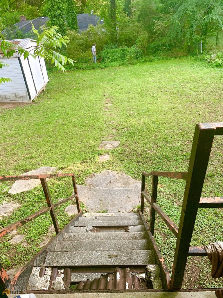 Photo 12 of 12 - 1876 Connally Dr, Atlanta, GA 30344
