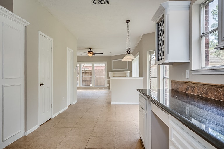 Photo 6 of 20 - 15122 Chetland Place Dr, Houston, TX 77095