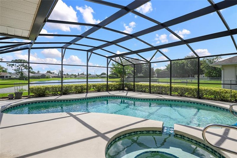 Photo 27 of 39 - 2338 Sweetwater Blvd, Saint Cloud, FL 34772