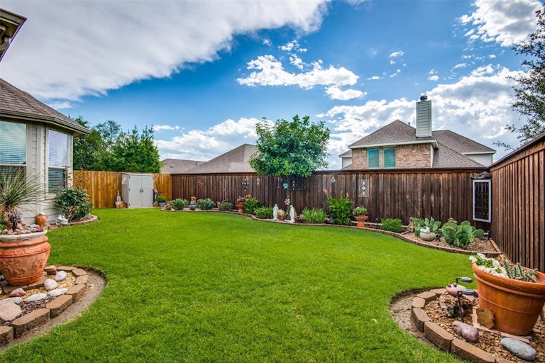 Photo 21 of 29 - 328 Turnstone Dr, Little Elm, TX 75068