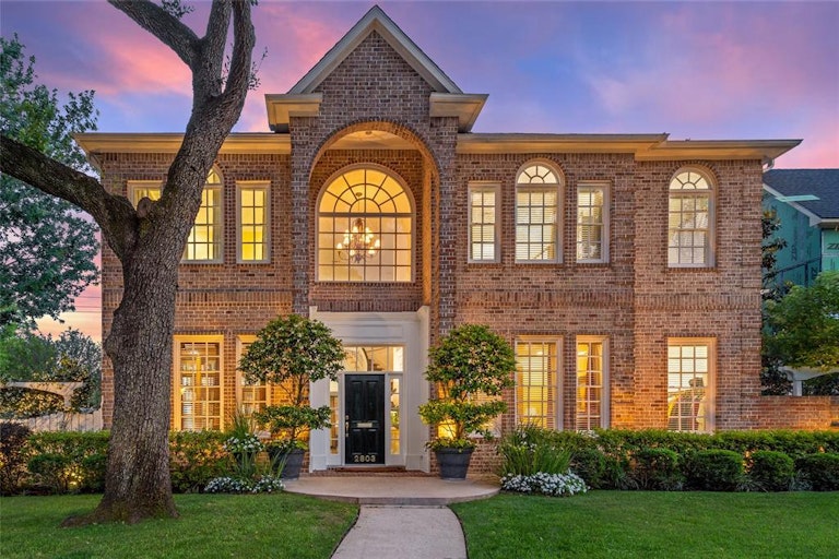 Photo 24 of 27 - 2803 Amherst St, Houston, TX 77005