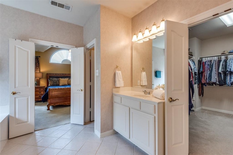 Photo 15 of 26 - 1604 Stone Crest Dr, Flower Mound, TX 75028