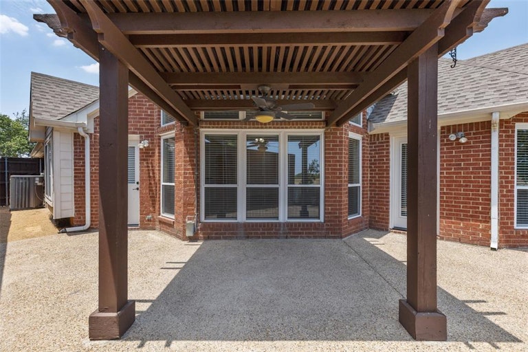 Photo 28 of 28 - 8904 Lakewood Dr, Irving, TX 75063
