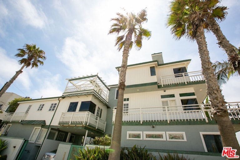 Photo 4 of 20 - 3501 Ocean Front Walk, Marina Del Rey, CA 90292