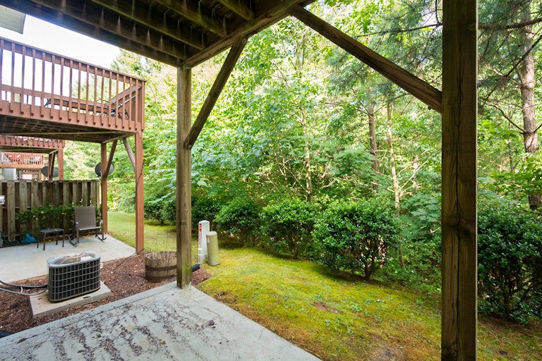 Photo 5 of 16 - 2708 Wyntercrest Ln, Durham, NC 27713