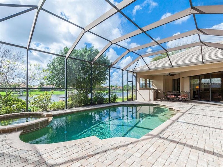 Photo 17 of 25 - 10804 Riverbank Ter, Bradenton, FL 34212
