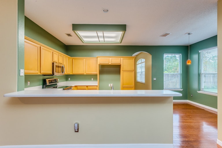 Photo 8 of 33 - 1019 Landview Ct, Orlando, FL 32828