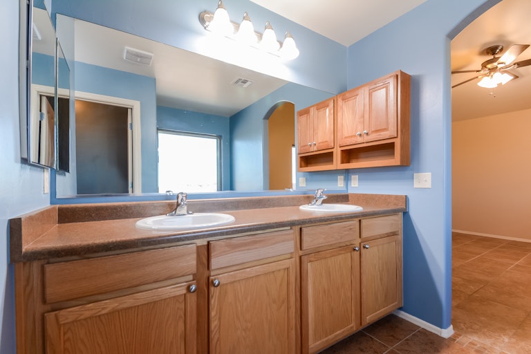 Photo 14 of 25 - 14211 N Chaco Journey Ave, Marana, AZ 85658
