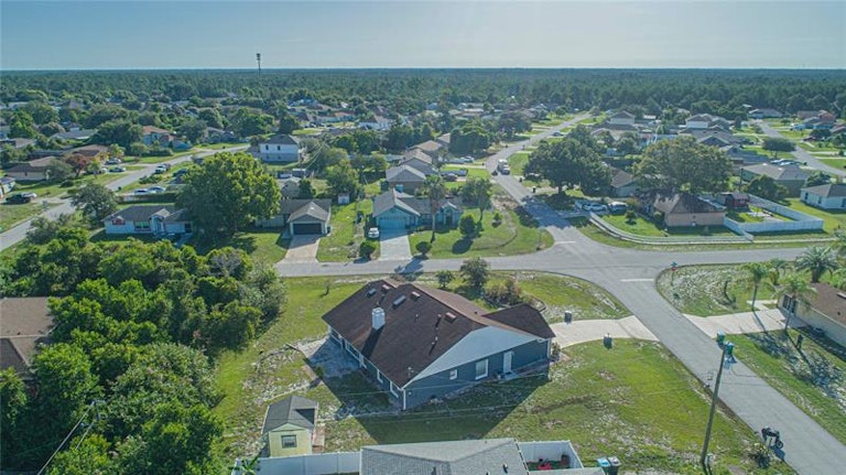 Photo 18 of 51 - 2860 Flynn St, Deltona, FL 32738