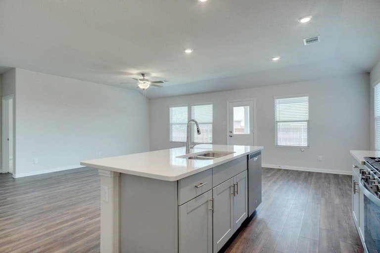 Photo 10 of 28 - 2140 Bellatrix Dr, Haslet, TX 76052