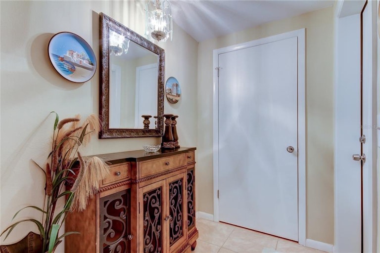 Photo 4 of 53 - 412 Crosswinds Dr, Palm Harbor, FL 34683