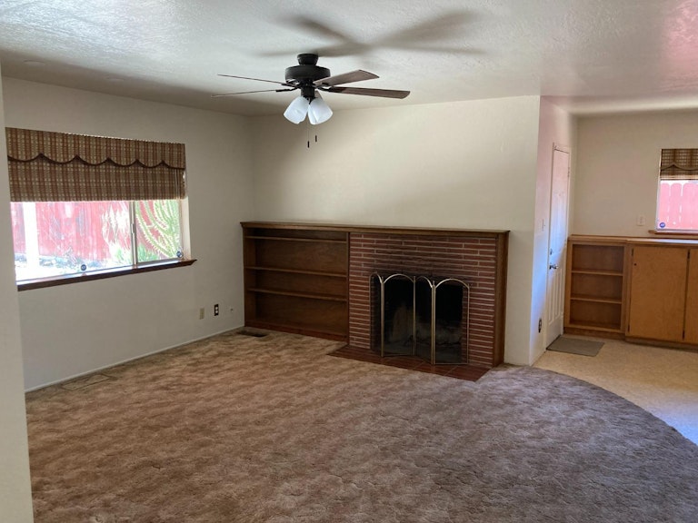 Photo 12 of 22 - 10463 Malaga Way, Rancho Cordova, CA 95670