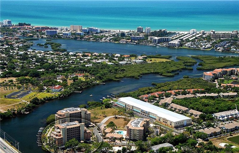 Photo 1 of 25 - 1921 Monte Carlo Dr #703, Sarasota, FL 34231