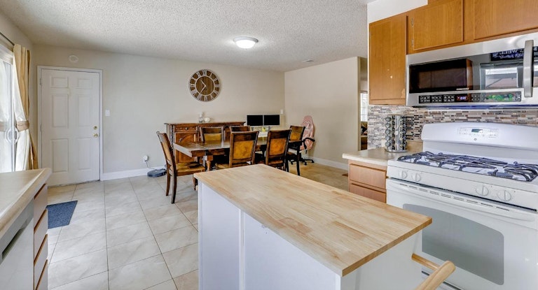 Photo 12 of 33 - 9544 Achates Cir, Sacramento, CA 95826