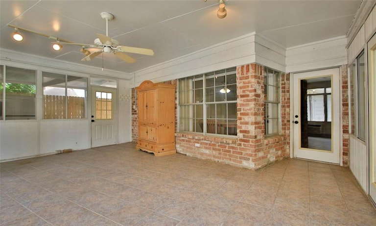 Photo 34 of 43 - 3815 Stillview Dr, Houston, TX 77068