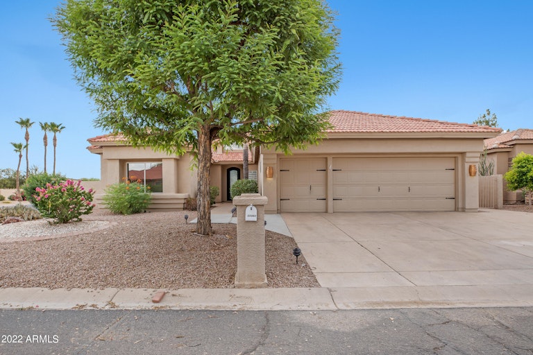 Photo 1 of 40 - 25845 S Flame Tree Dr, Sun Lakes, AZ 85248