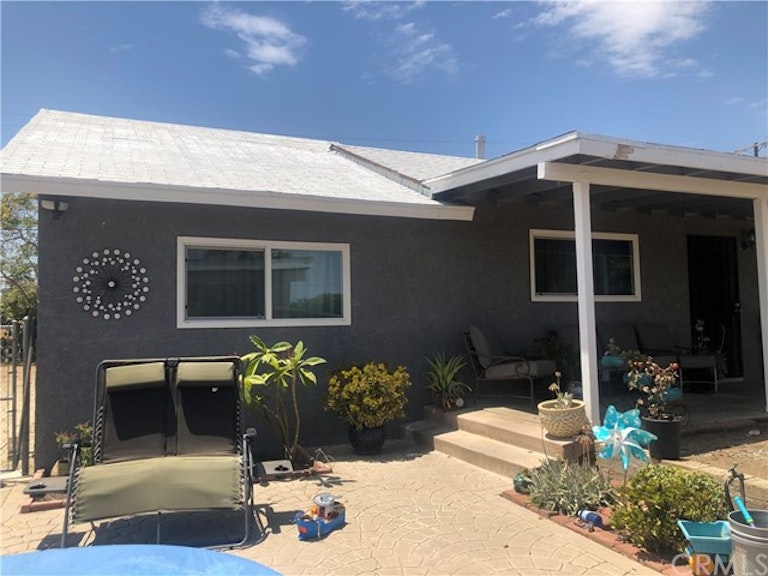 Photo 3 of 22 - 825 N Cherry St, Banning, CA 92220