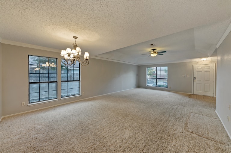 Photo 10 of 24 - 6944 Bentley Ave, Fort Worth, TX 76137
