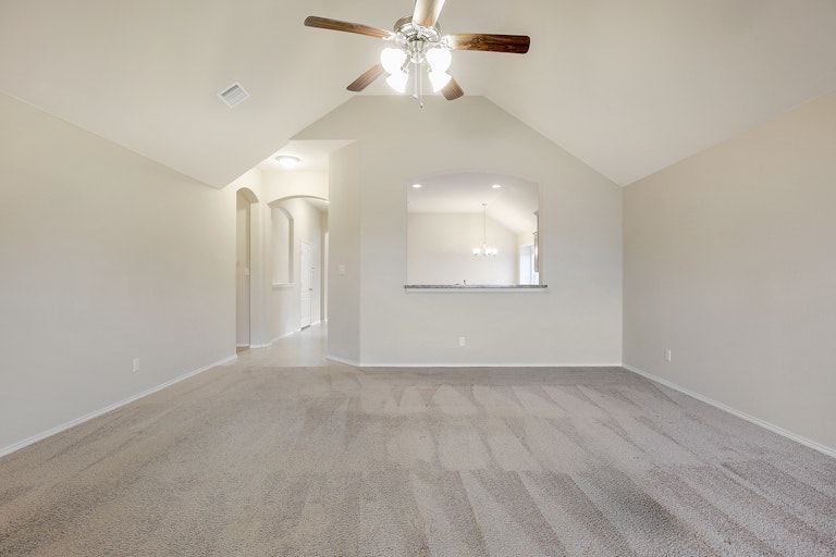 Photo 11 of 26 - 4021 Winter Springs Dr, Fort Worth, TX 76123