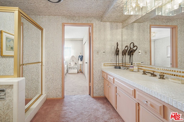 Photo 16 of 23 - 18116 Chardon Cir, Encino, CA 91316