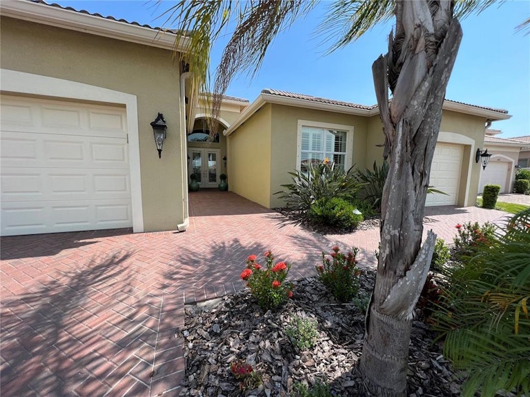 Photo 34 of 40 - 15917 Cape Coral Dr, Wimauma, FL 33598