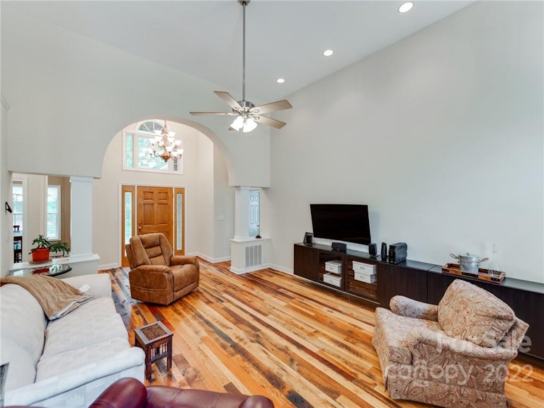 Photo 7 of 30 - 1801 Charles Raper Jonas Hwy, Mount Holly, NC 28120