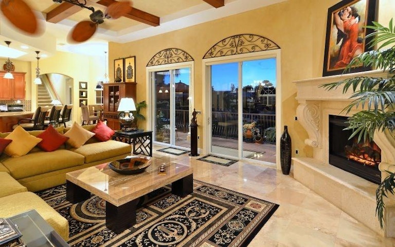 Photo 3 of 22 - 571 Putting Green Ln, Longboat Key, FL 34228