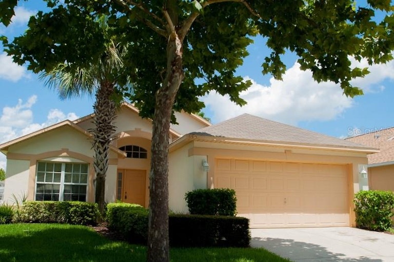 Photo 2 of 19 - 550 Buckingham Cir, Davenport, FL 33897