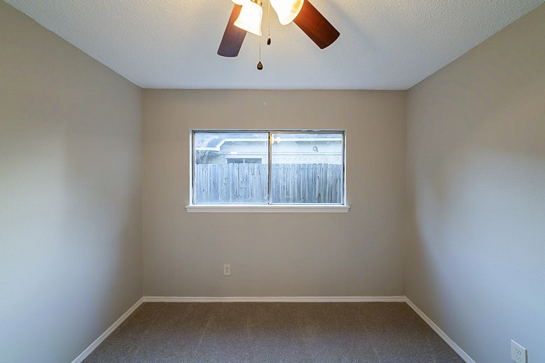 Photo 21 of 33 - 3303 Crossman St, Porter, TX 77365