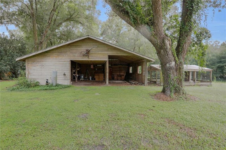 Photo 30 of 44 - 5840 Ross Creek Rd, Lakeland, FL 33810