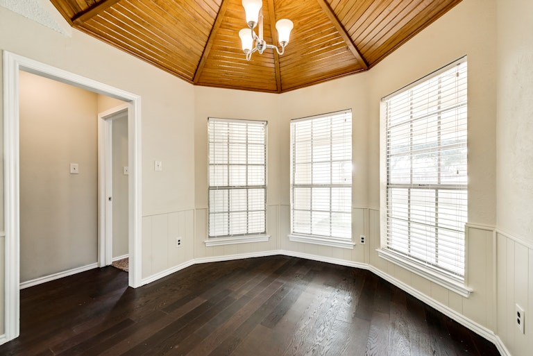 Photo 18 of 27 - 1528 Springtree Cir, Richardson, TX 75082