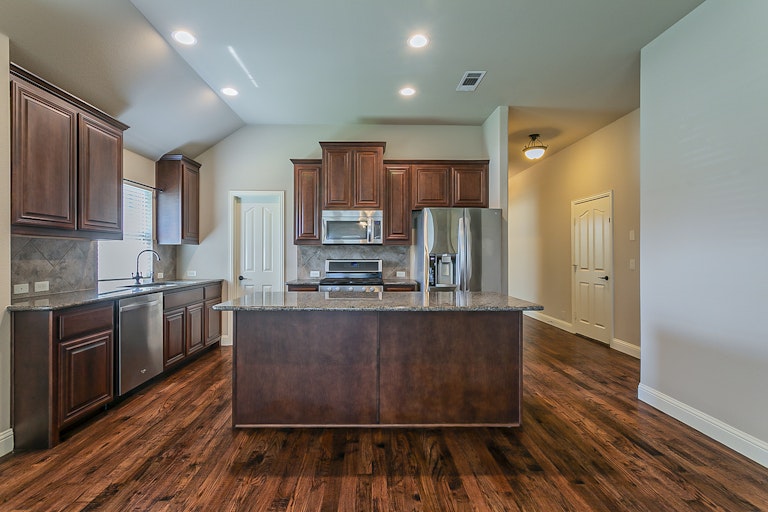 Photo 9 of 27 - 902 Calder Ct, Anna, TX 75409