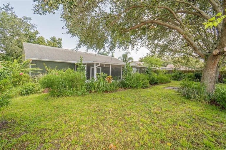 Photo 23 of 32 - 3245 Big Valley Dr, Lakeland, FL 33812