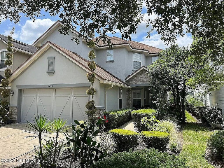 Photo 2 of 40 - 6304 Pendragon Pl, Jacksonville, FL 32258