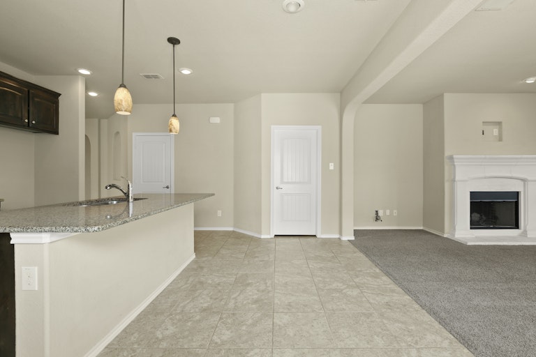 Photo 7 of 25 - 1108 Doe Meadow Dr, Burleson, TX 76028
