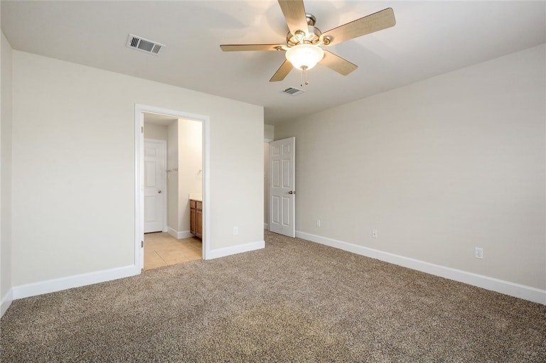 Photo 14 of 40 - 495 Sandstone Trl, Buda, TX 78610