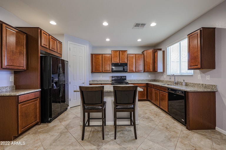 Photo 5 of 29 - 17006 W Mohave St, Goodyear, AZ 85338