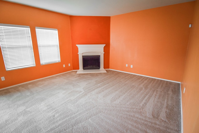 Photo 3 of 37 - 1701 Grassy View Dr, Fort Worth, TX 76131